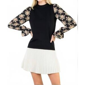 NEW THML floral sleeve knit top in black